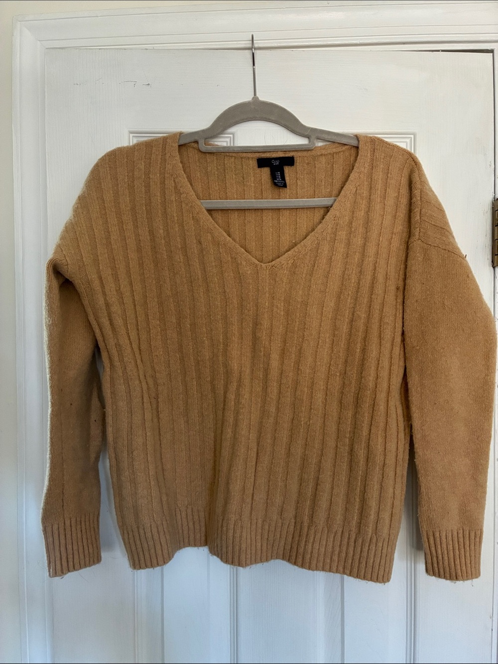 Cashmere Blend V-Neck Sweater in Camel GAP